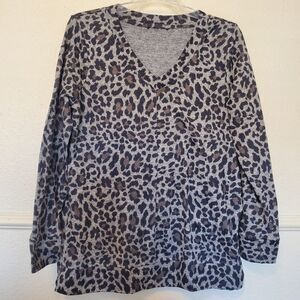 Ellen Tracy Cheetah V Neck Long Sleeve Shirt Thin Sweater  Women’s Large
